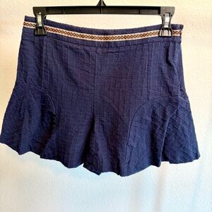 Chic Navy Textured Skirt with Decorative Waistband size 160 or XS